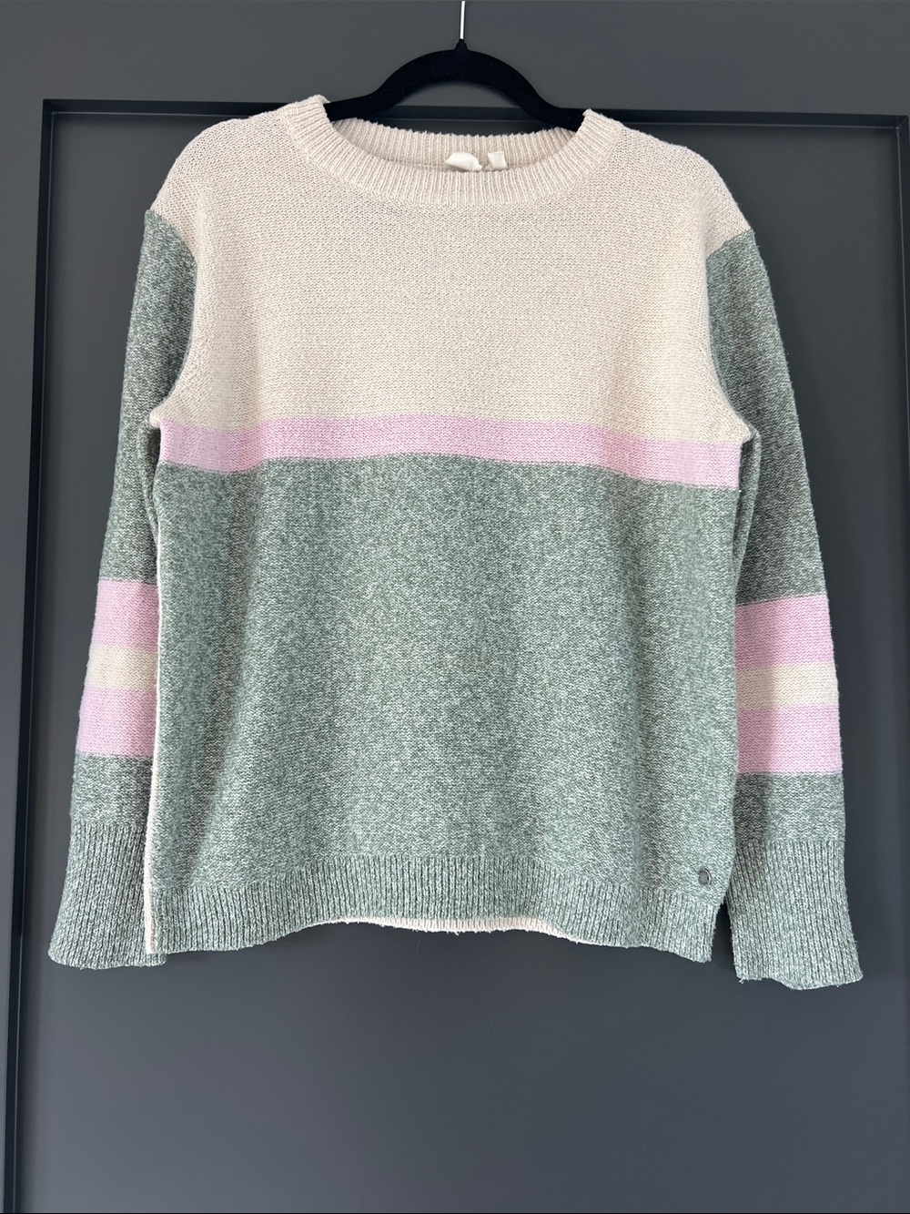 Roxy Colorblock Crewneck Sweater in Sage/Grey, Cream & Pink